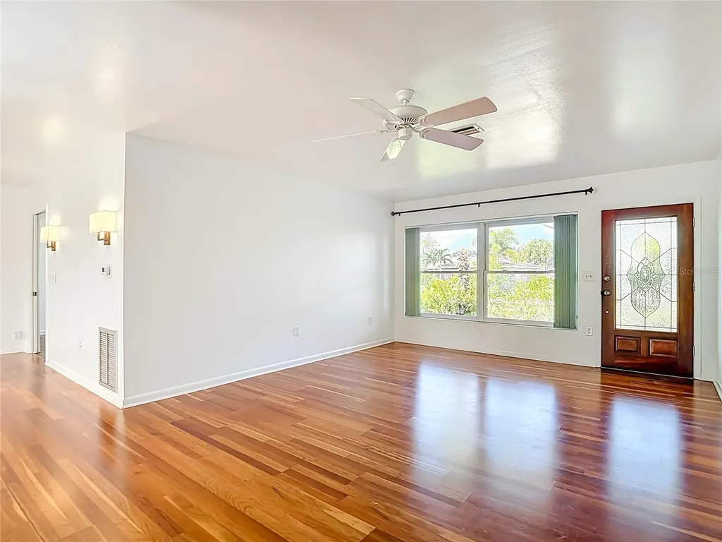 1133 Burke Avenue Dunedin FL 34698