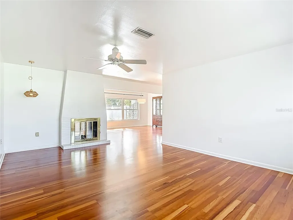 1133 Burke Avenue Dunedin FL 34698