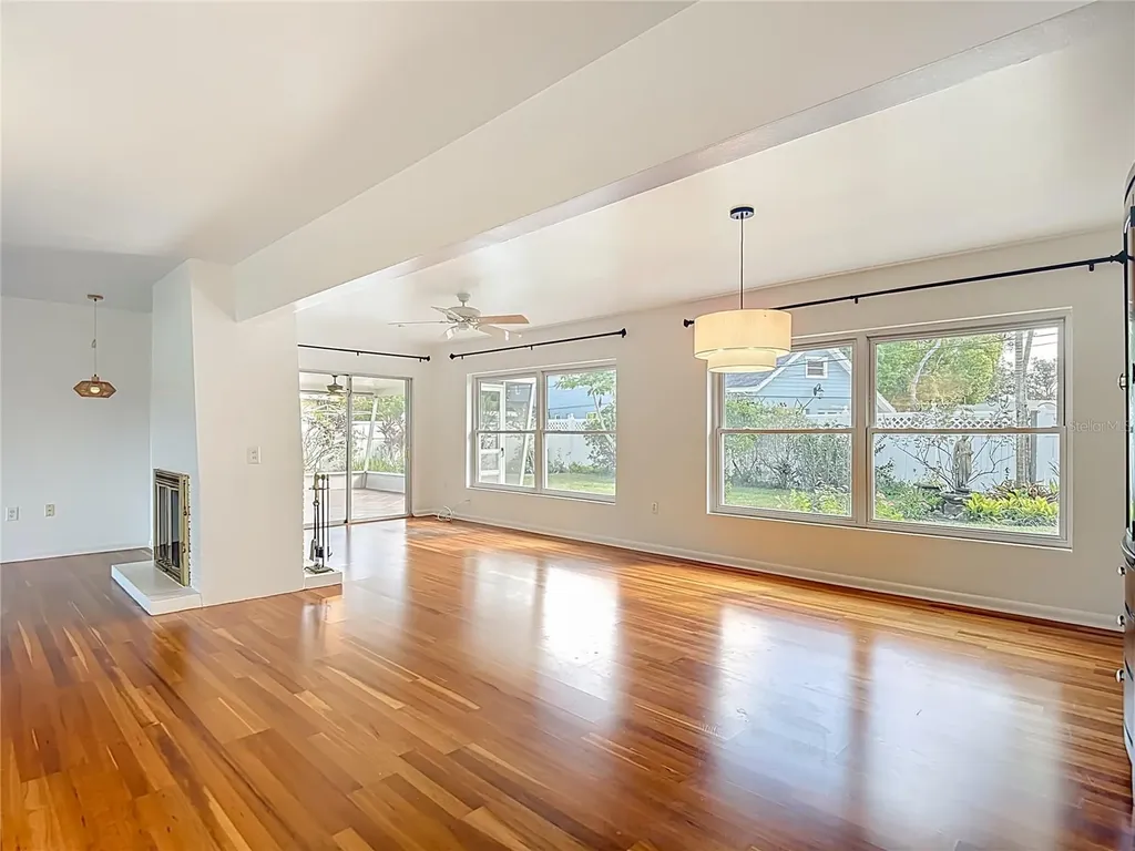 1133 Burke Avenue Dunedin FL 34698