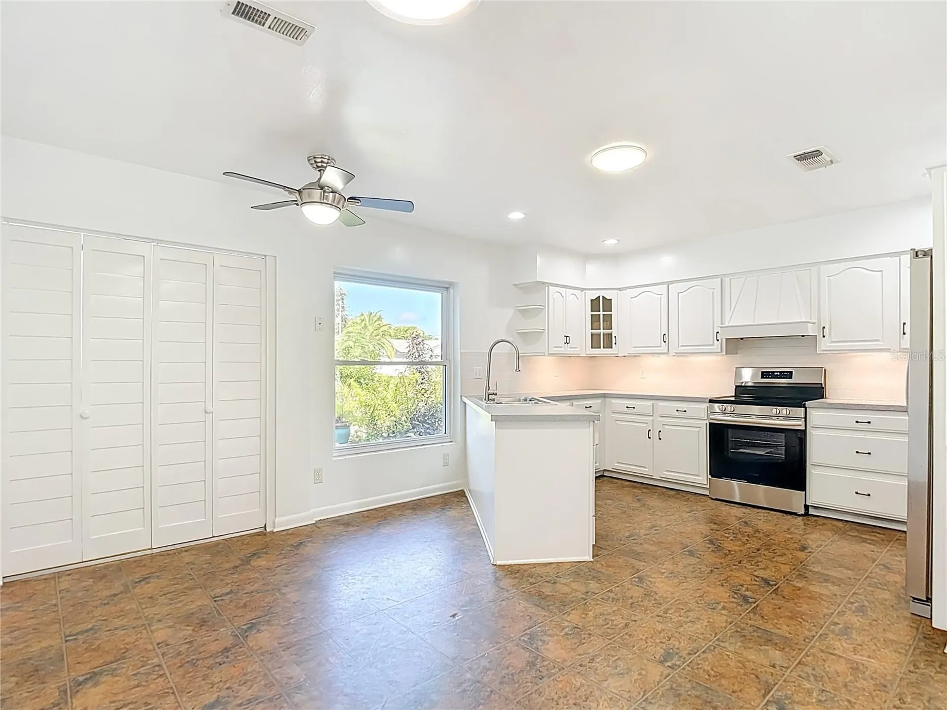 1133 Burke Avenue Dunedin FL 34698
