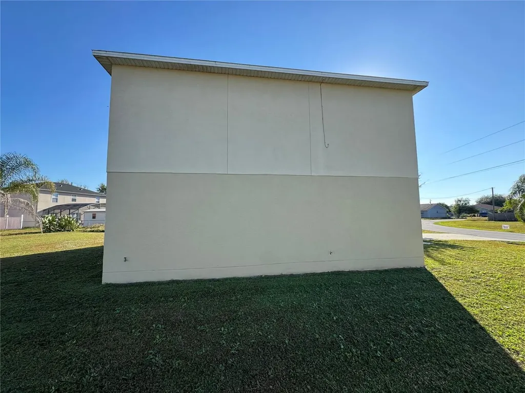 681 Basingstoke Court Kissimmee FL 34758
