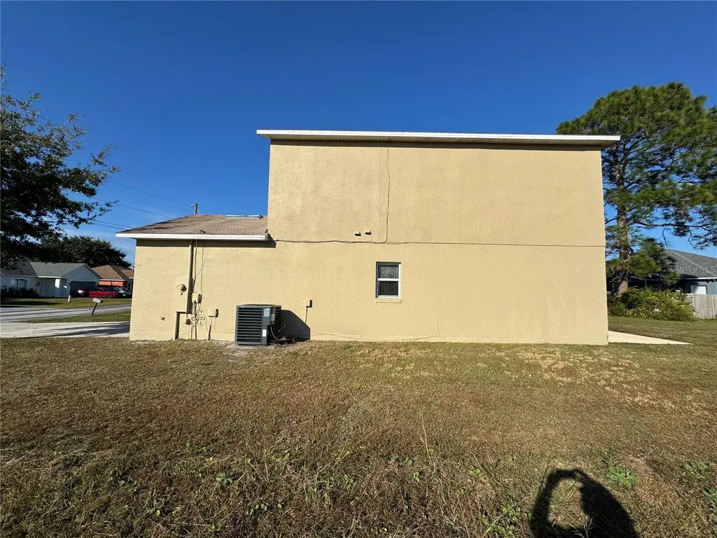 681 Basingstoke Court Kissimmee FL 34758