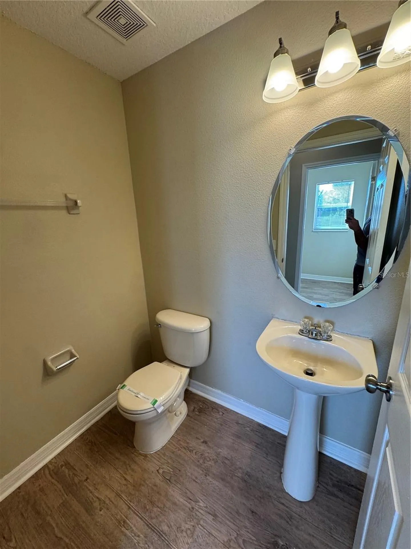 681 Basingstoke Court Kissimmee FL 34758
