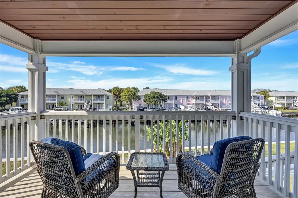 4875 Coquina Key Drive SE St Petersburg FL 33705