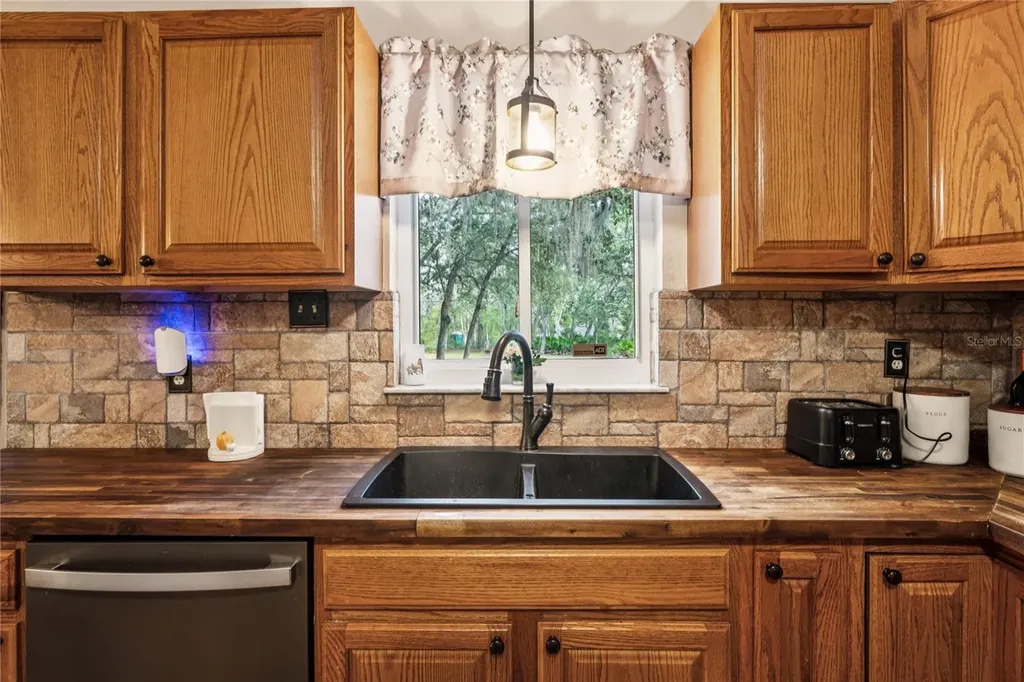 11185 Cleever Street Weeki Wachee FL 34614