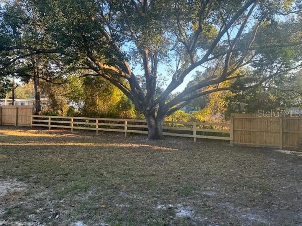 27614 Jean Avenue Paisley FL 32767