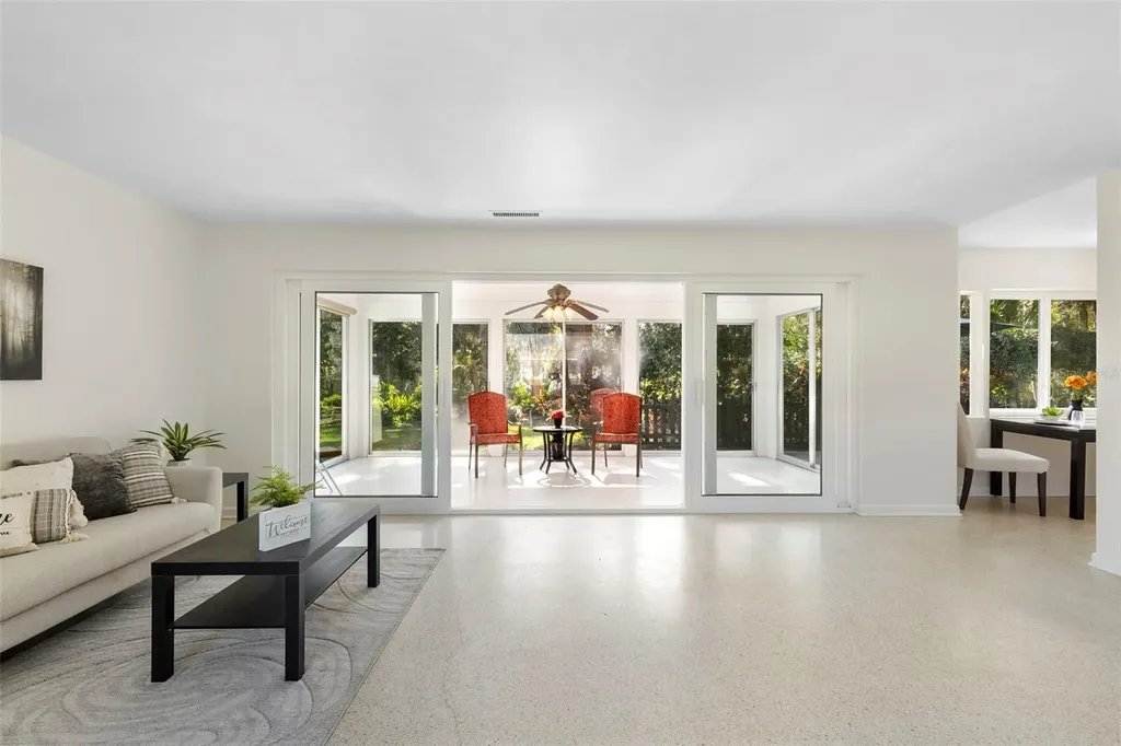 353 Lake Crescent Drive Debary FL 32713