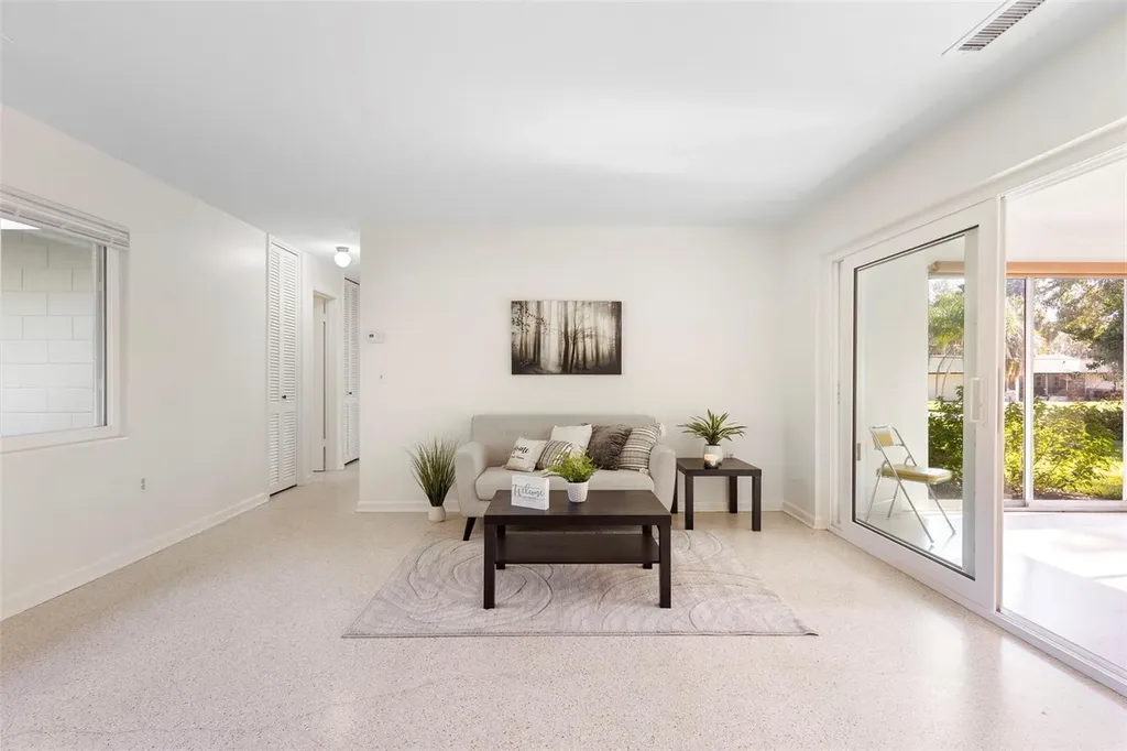 353 Lake Crescent Drive Debary FL 32713