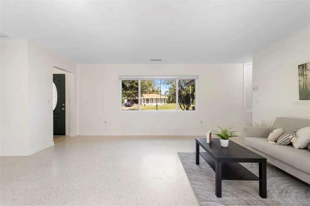 353 Lake Crescent Drive Debary FL 32713