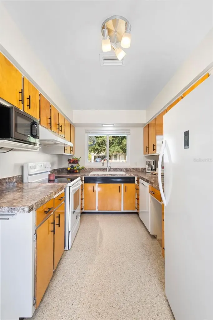 353 Lake Crescent Drive Debary FL 32713