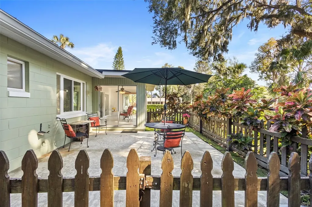 353 Lake Crescent Drive Debary FL 32713