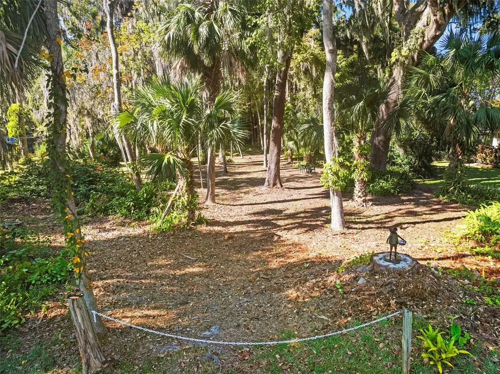 353 Lake Crescent Drive Debary FL 32713