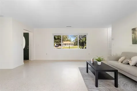 353 Lake Crescent Drive Debary FL 32713