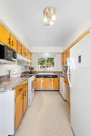 353 Lake Crescent Drive Debary FL 32713