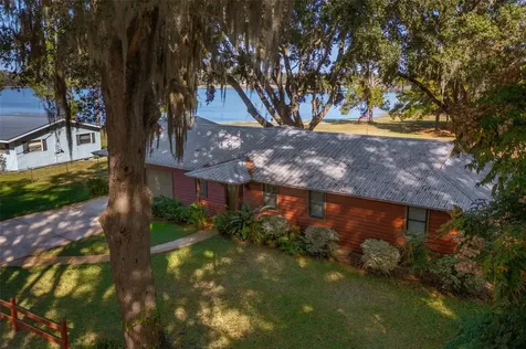 7915 Breezy Point Road W Melrose FL 32666