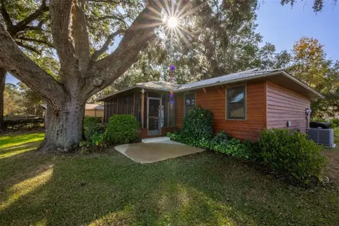 7915 Breezy Point Road W Melrose FL 32666