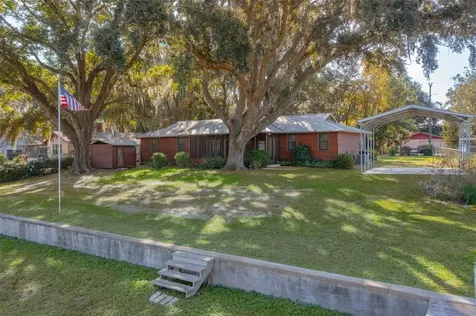 7915 Breezy Point Road W Melrose FL 32666