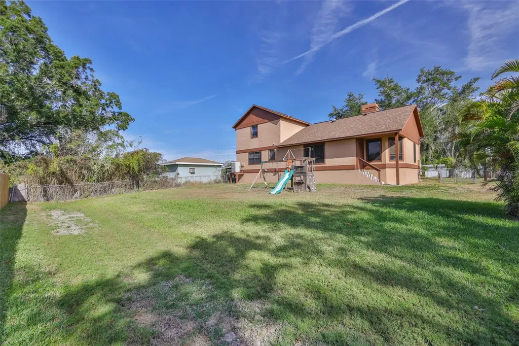 411 SW 12th Street Ruskin FL 33570