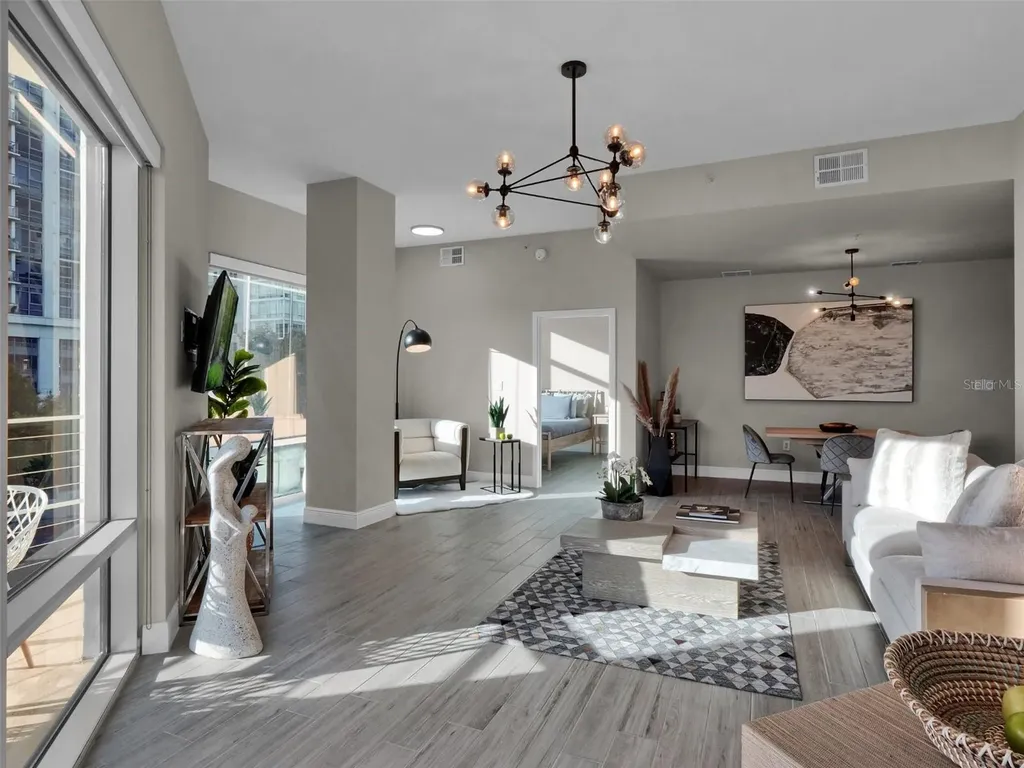 525 E Jackson Street Orlando FL 32801