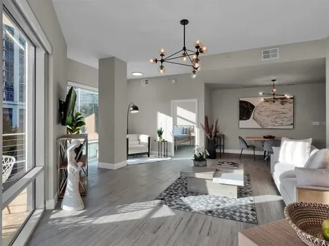 525 E Jackson Street Orlando FL 32801