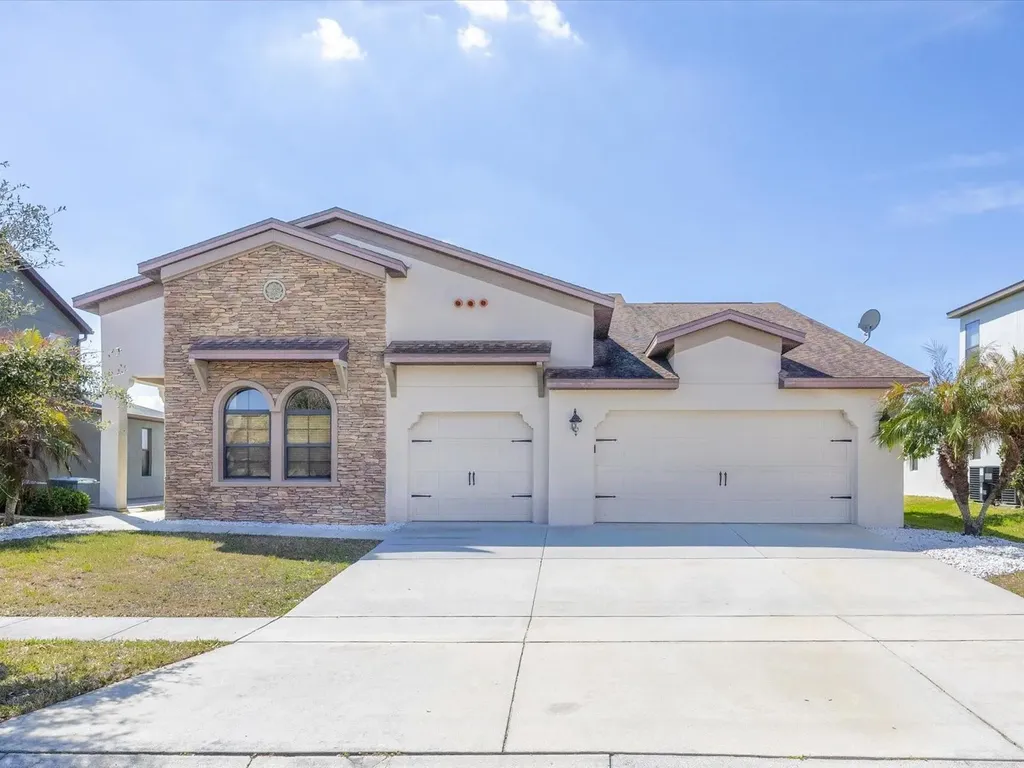 1822 Trophy Bass Way Kissimmee FL 34746