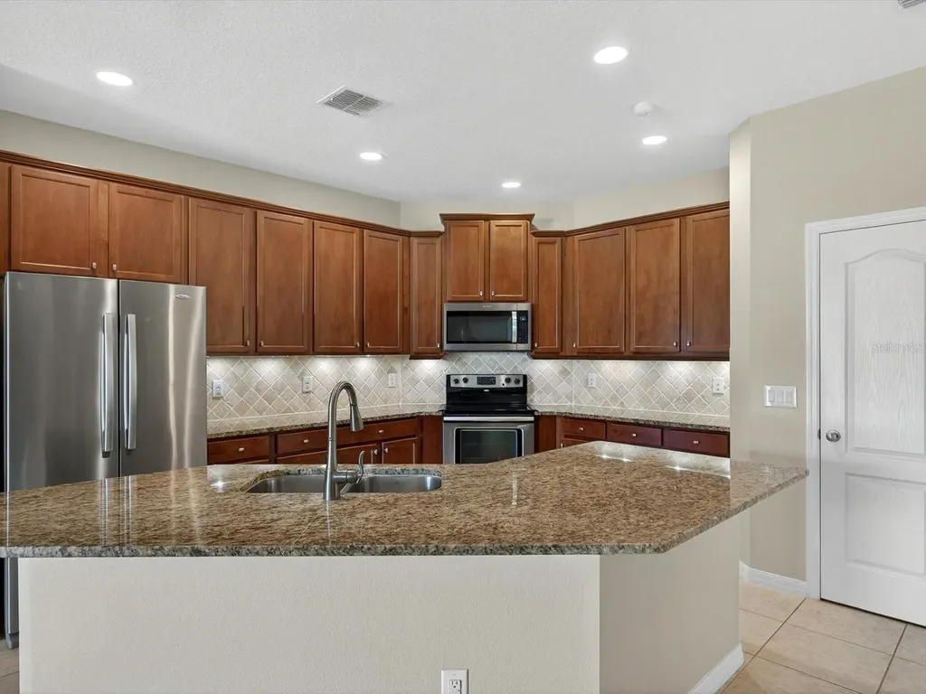 1822 Trophy Bass Way Kissimmee FL 34746