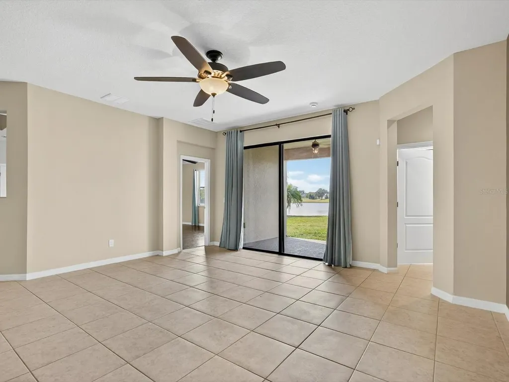 1822 Trophy Bass Way Kissimmee FL 34746