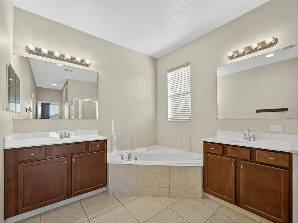 1822 Trophy Bass Way Kissimmee FL 34746