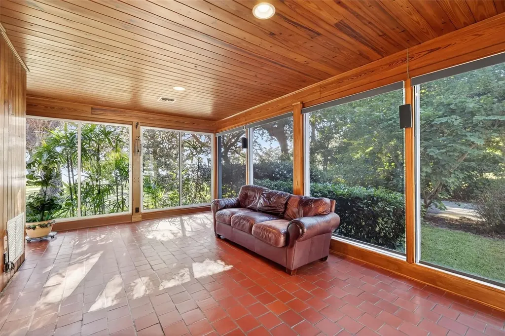 9345 Silver Lake Drive Leesburg FL 34788