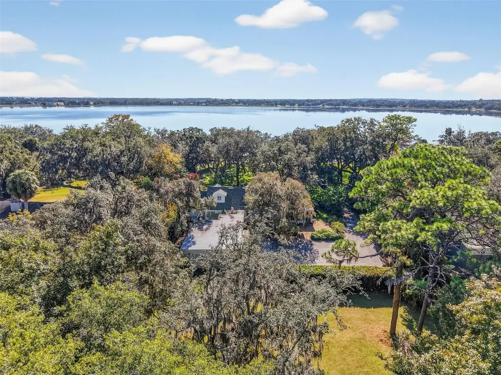 9345 Silver Lake Drive Leesburg FL 34788