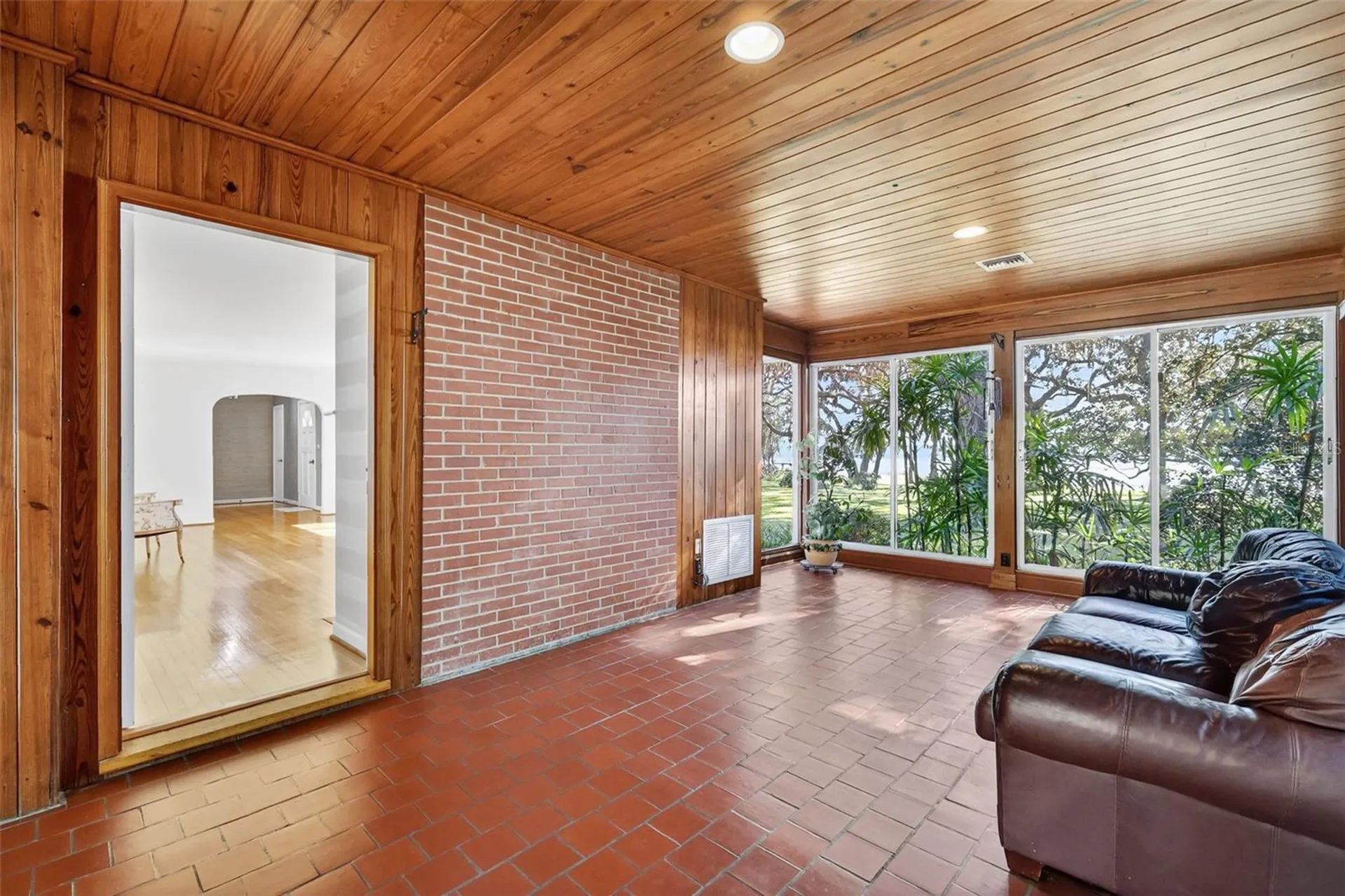 9345 Silver Lake Drive Leesburg FL 34788