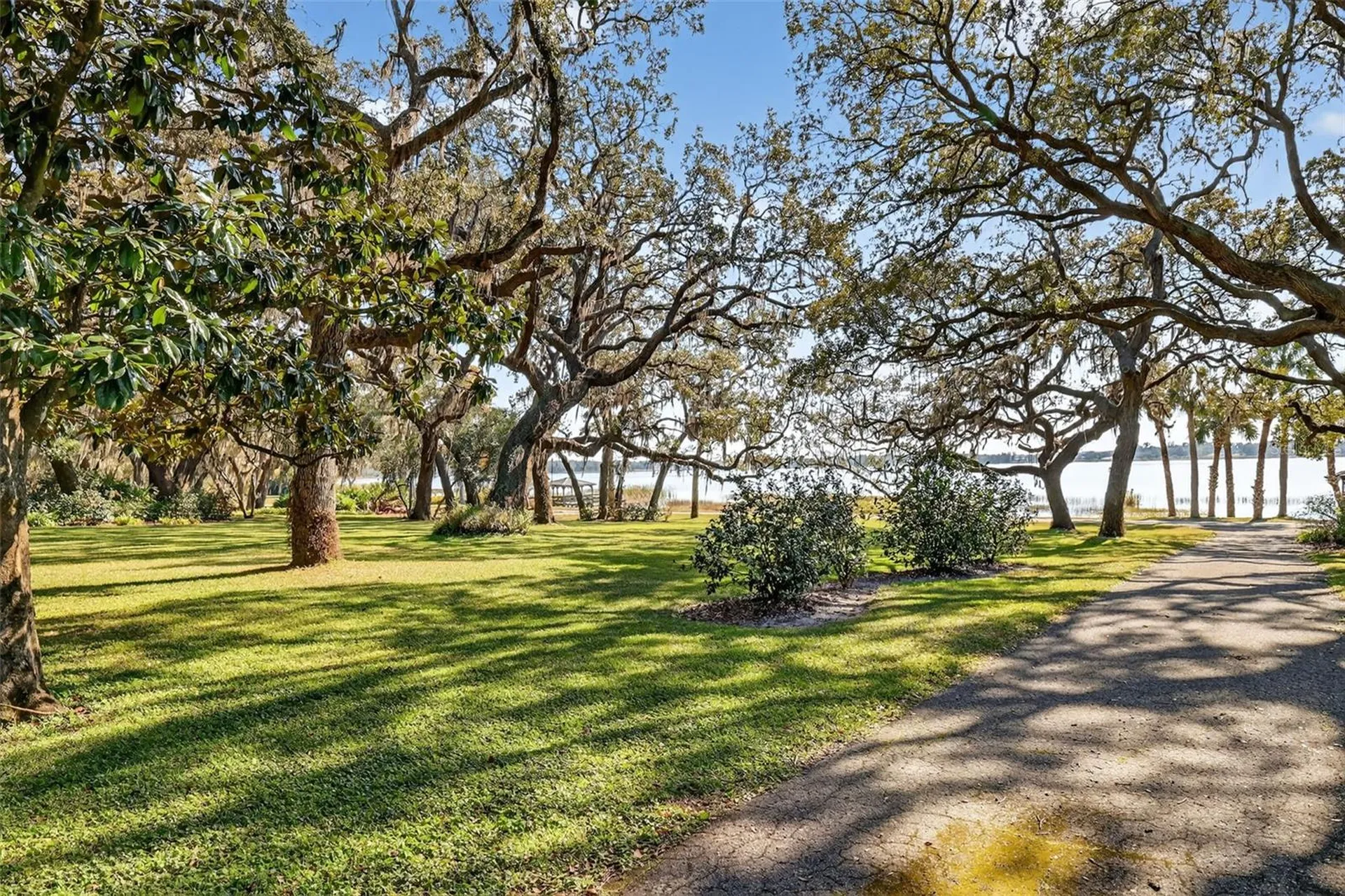 9345 Silver Lake Drive Leesburg FL 34788