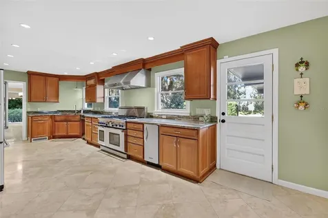 9345 Silver Lake Drive Leesburg FL 34788