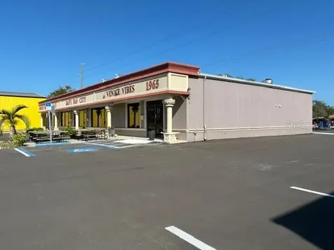 1965 S Tamiami Trail S Venice FL 34293