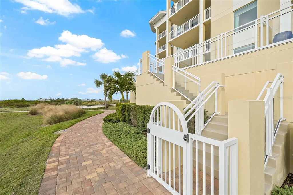 795 Collany Road St Petersburg FL 33715