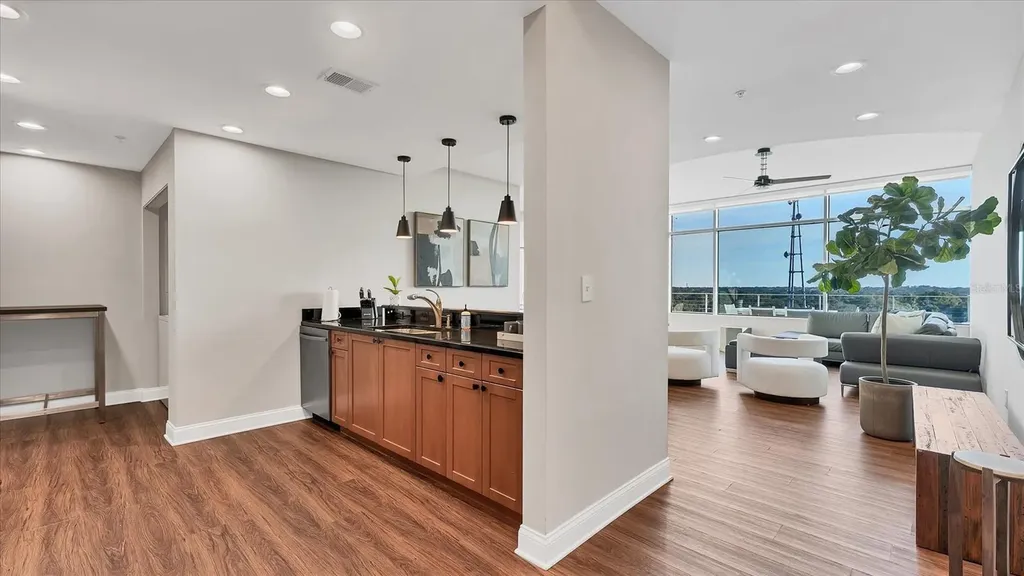 525 E Jackson Street Orlando FL 32801