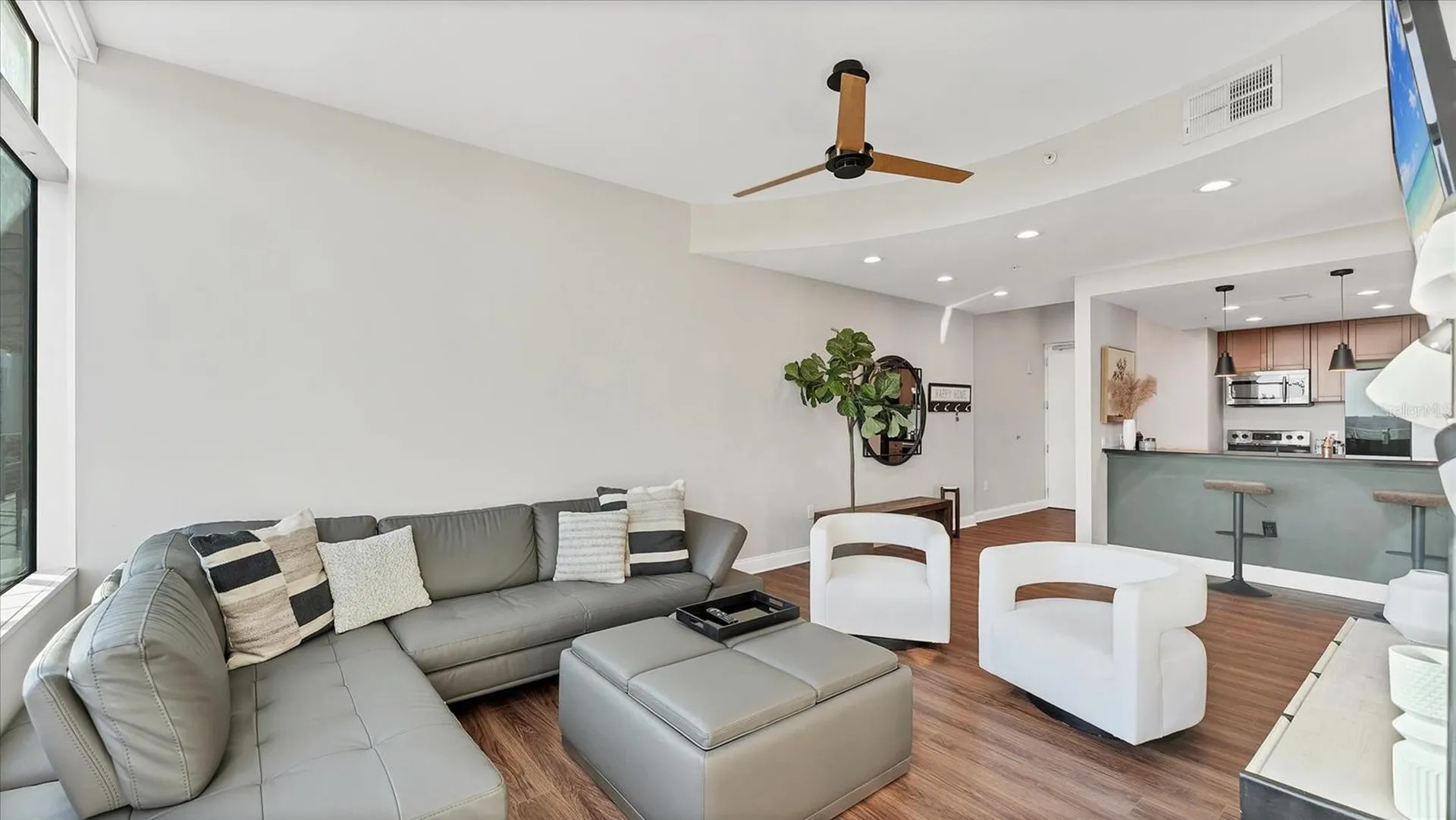 525 E Jackson Street Orlando FL 32801