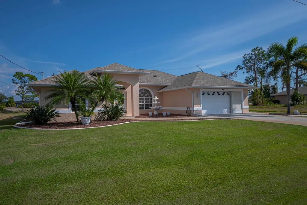 82 Pinehurst Place Rotonda West FL 33947