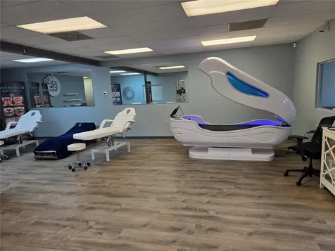 39924 Us Highway 19 Highway N Tarpon Springs FL 34689