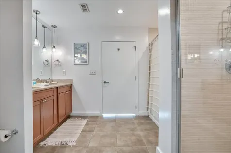 525 E Jackson Street Orlando FL 32801