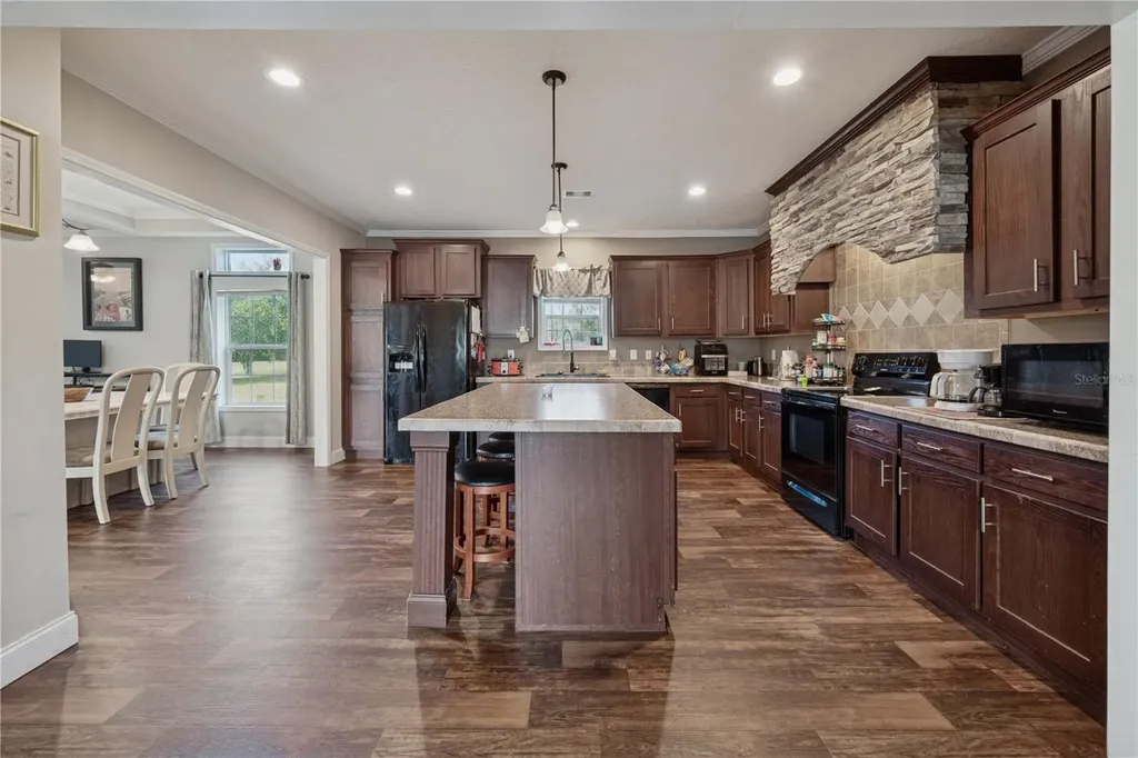 129 Perry Road Hawthorne FL 32640