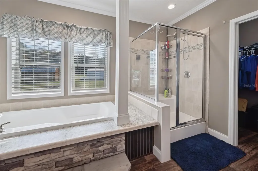 129 Perry Road Hawthorne FL 32640