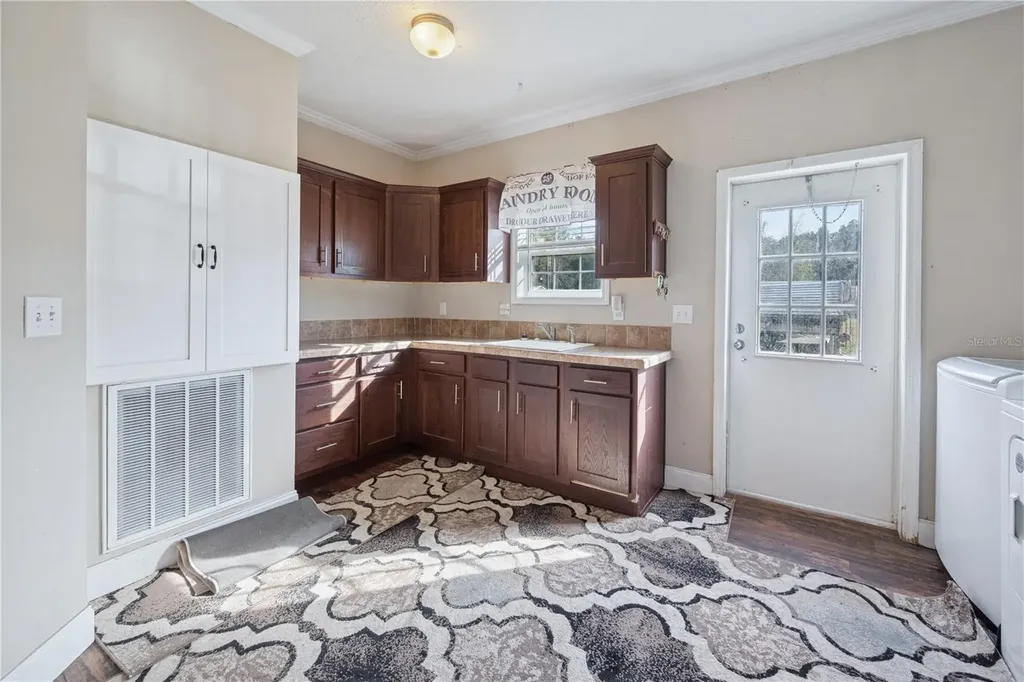 129 Perry Road Hawthorne FL 32640