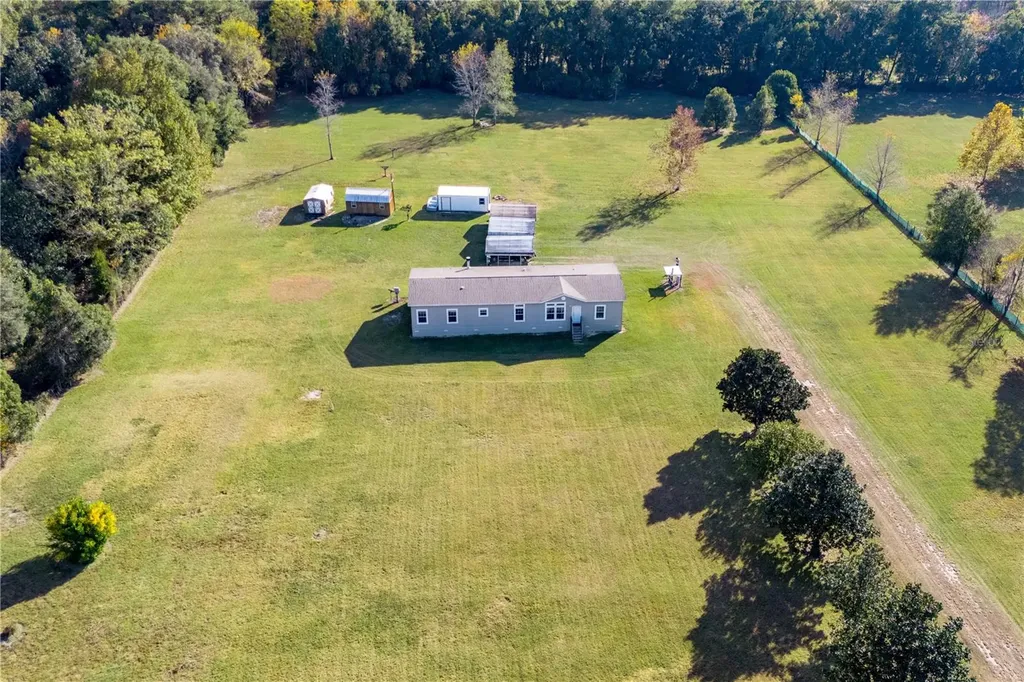 129 Perry Road Hawthorne FL 32640