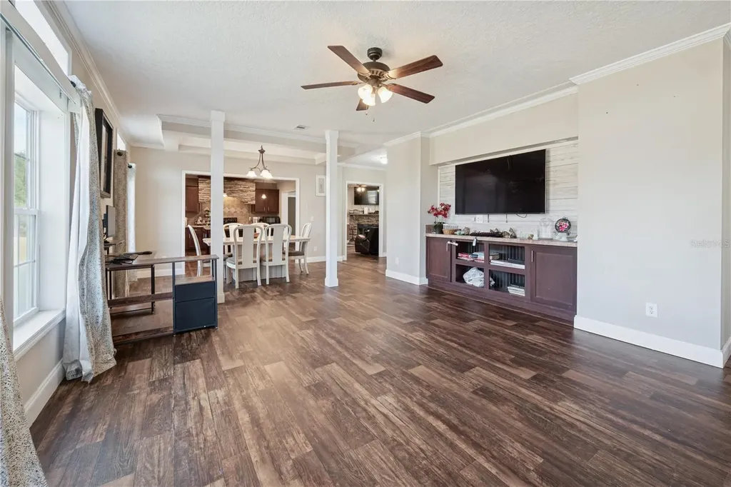 129 Perry Road Hawthorne FL 32640