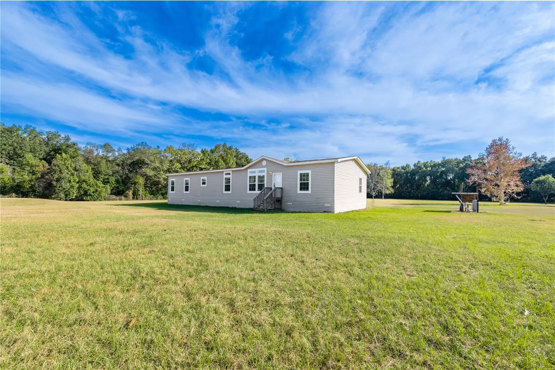 129 Perry Road Hawthorne FL 32640