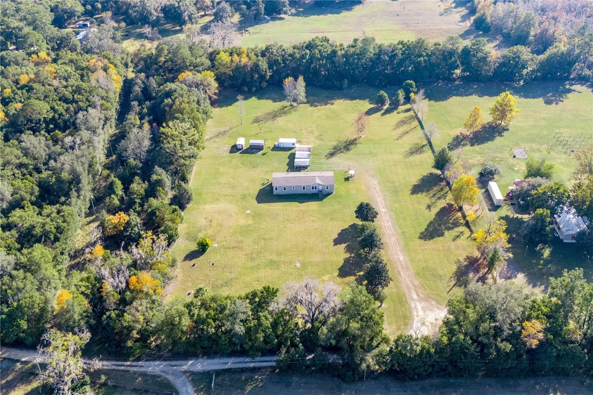 129 Perry Road Hawthorne FL 32640