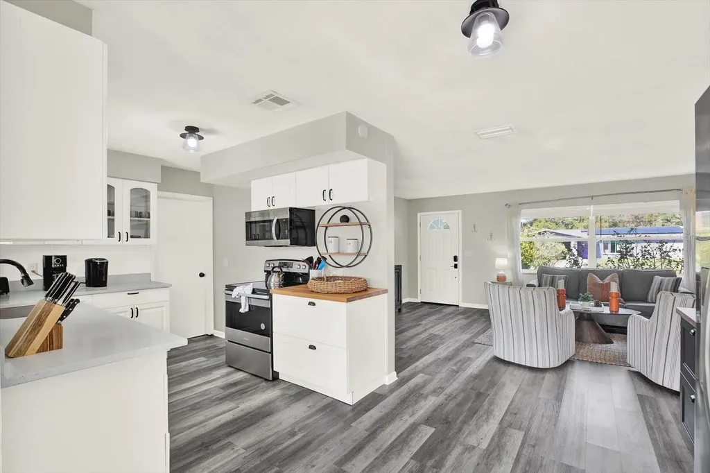 1241 12th Court SW Largo FL 33770
