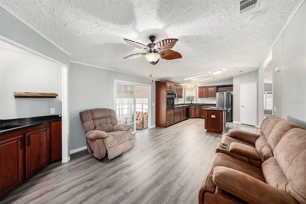 37617 Amigo Drive Zephyrhills FL 33541