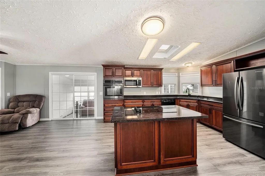 37617 Amigo Drive Zephyrhills FL 33541